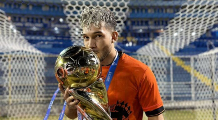 Club Deportivo Águila recibió una dura sanción por parte de la FIFA por incumplimiento de contrato al futbolista Allexon Saravia.