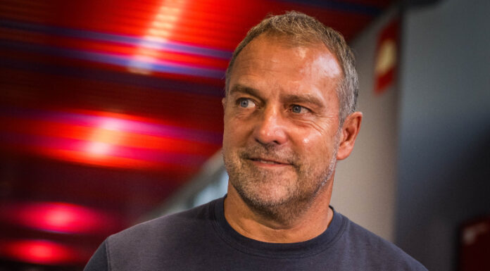 Hansi Flick, entrenador del Barcelona, habló a solo dos días de la entrega del Balón de Oro, gala en la que no estará el Real Madrid.