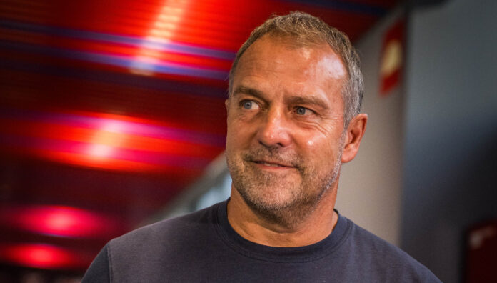 Hansi Flick entrenador del Barcelona Hansi Flick, entrenador del Barcelona, habló a solo dos días de la entrega del Balón de Oro, gala en la que no estará el Real Madrid.