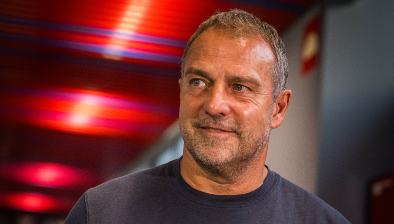 Hansi Flick, entrenador del Barcelona, habló a solo dos días de la entrega del Balón de Oro, gala en la que no estará el Real Madrid.