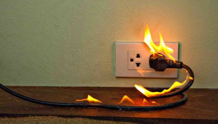 Cómo proteger su hogar de cortocircuitos en temporada de lluvias Revisar instalaciones eléctricas evita emergencias ocasionados por cortocircuitos durante la temporada de lluvias.