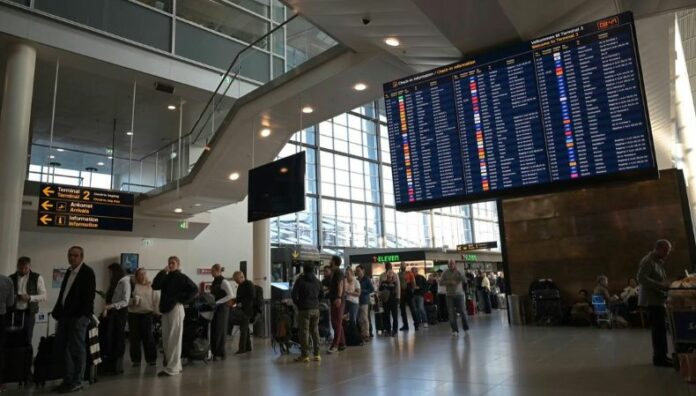 Dinamarca denuncia La primera ministra de Dinamarca calificó como “el ataque más grave contra una infraestructura crítica” el sobrevuelo de drones que obligó al cierre temporal del aeropuerto de Copenhague.