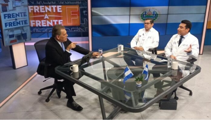 Hay una alta incidencia de cáncer de tiroides en El Salvador El cáncer de tiroides se da más en mujeres: por cada tres casos de mujeres, hay un caso de hombre. Es sumamente frecuente, no respeta edades.