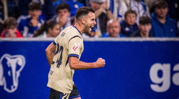 Barcelona remontó en su visita al recién ascendido Real Oviedo y sigue a dos puntos del líder Real Madrid.