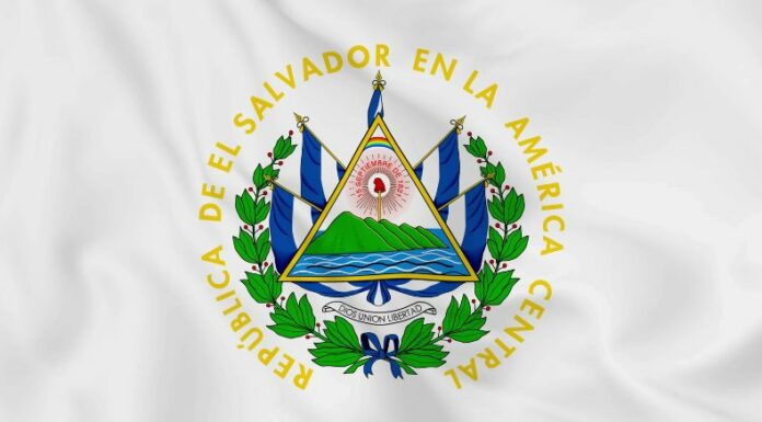 El Escudo Nacional está conformado por elementos que reflejan la libertad, unión, paz e identidad de El Salvador.