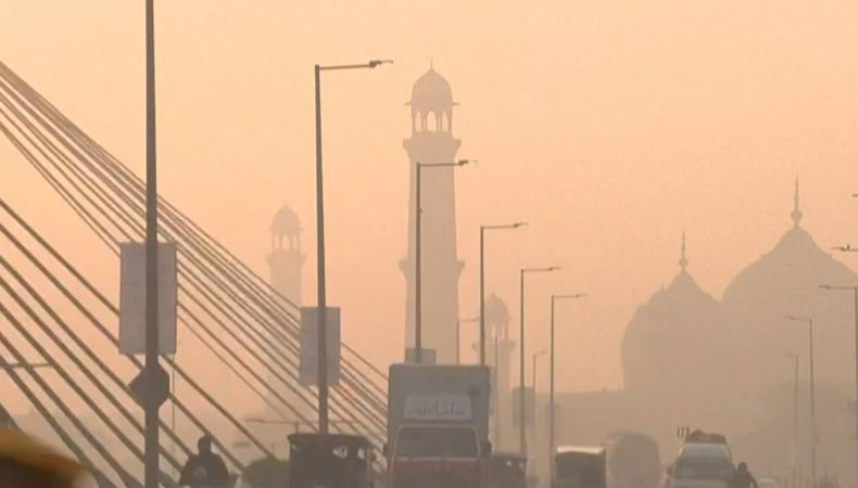 De acuerdo con el Banco Mundial, el 80% de personas viven en un territorio donde hay contaminación o desastres ambientales.