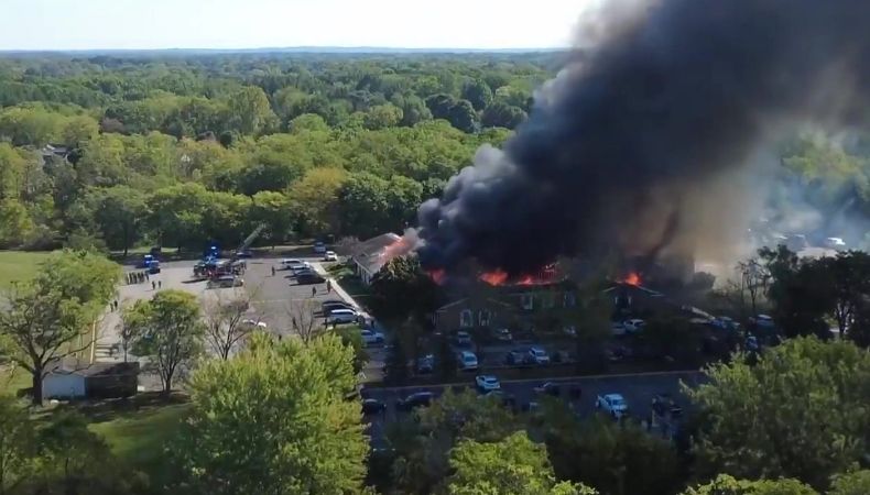 Una persona murió y al menos nueve resultaron heridas tras un tiroteo e incendio en una iglesia mormona en Michigan.