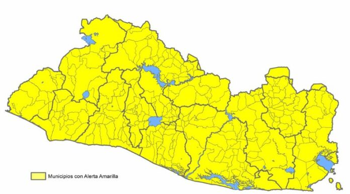 Protección Civil declaró alerta amarilla en todo El Salvador por el incremento de lluvias generado por la Zona de Convergencia Intertropical, una baja presión y una onda tropical.