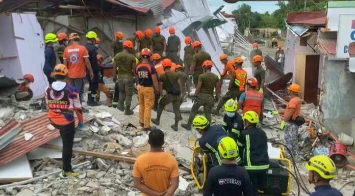 Al menos 69 personas murieron y decenas resultaron heridas tras un fuerte terremoto que sacudió la isla de Cebú, en el centro de Filipinas, según informaron autoridades de Gestión de Desastres.