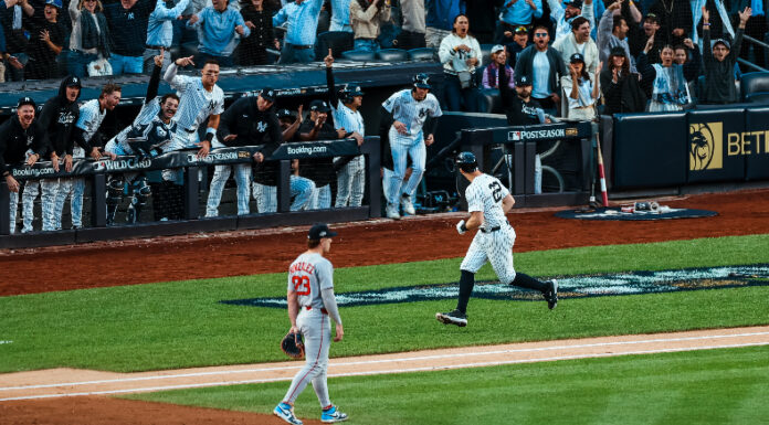 Los Yankees de New York vencieron en el segundo juego de la serie de comodín de la Liga Americana a los Boston Red Sox.