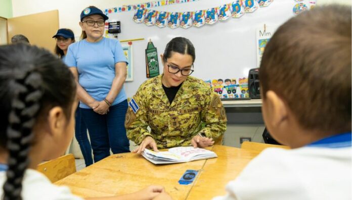 Ministra de Educación prohíbe usar “lenguaje inclusivo” en centros educativos La prohibición del uso del llamado «lenguaje inclusivo» aplica en todos los centros educativos públicos y dependencias de la institución.