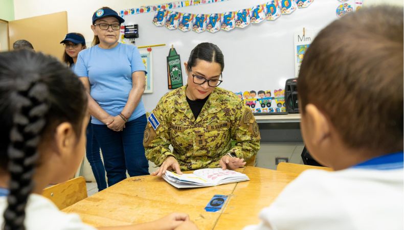 La prohibición del uso del llamado «lenguaje inclusivo» aplica en todos los centros educativos públicos y dependencias de la institución.
