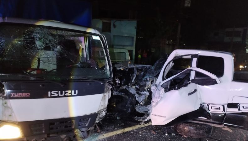 Esta mañana, cuatro personas resultaron lesionadas en un accidente registrado en el km 14 de la carretera Panamericana, en Ilopango.