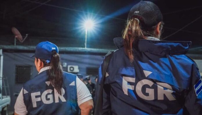 Desarticulan red de narcotráfico que operaba en San Salvador y Ahuachapán La FGR y la PNC ejecutaron 27 capturas contra una estructura de narcotráfico en San Salvador y Ahuachapán.