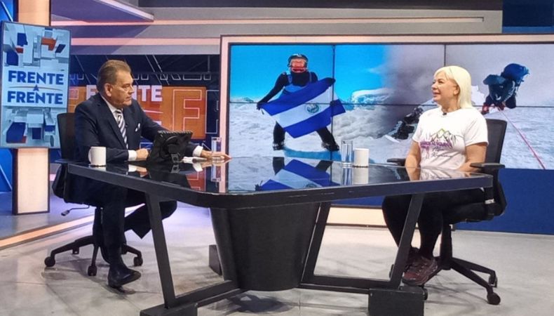 La montañista salvadoreña escalará su quinta montaña, del proyecto Seven Summits. El 16 de octubre inicia su expedición a Papúa, Indonesia.