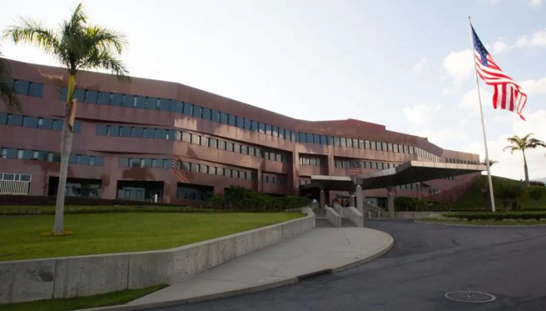 Venezuela alertó a Estados Unidos sobre un presunto plan de “extremistas” de colocar explosivos en su embajada en Caracas.