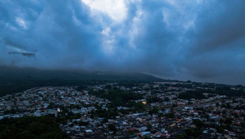 Lluvias disminuirán hasta el miércoles, advierte el MARN El Ministerio de Medio Ambiente y Recursos Naturales (MARN) informó el pronóstico de las lluvias para la presente semana.