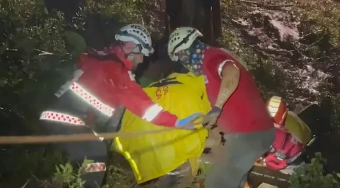 Las fuertes lluvias en Alajuela, Costa Rica, provocaron un deslizamiento de tierra que sepultó una vivienda.