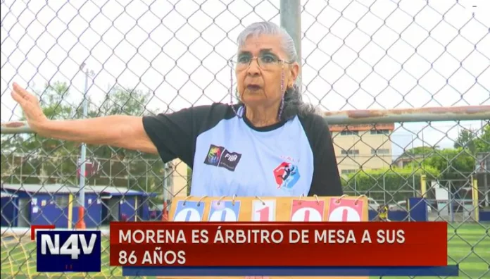 Morena de Guerrero, la árbitra que demuestra que la pasión por el deporte no tiene edad A sus 86 años, sigue con la misma pasión en el arbitraje que cuando empezó hace casi dos décadas.