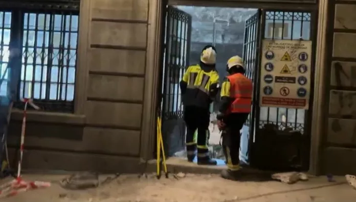 Sube a cuatro el número de fallecidos por el colapso de un edificio en Madrid Crece el balance de víctimas tras el colapso de un edificio en el centro de Madrid, según los reportes de las autoridades.
