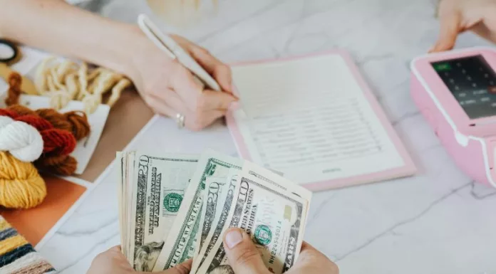 Los expertos recomiendan mantener constancia y tomar decisiones conscientes para fortalecer la economía familiar.