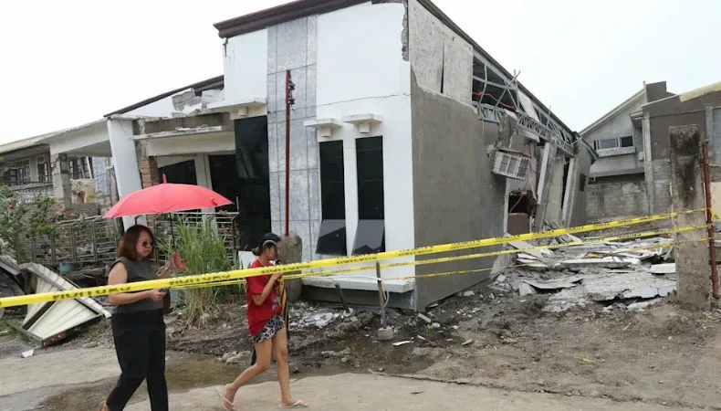Al menos siete muertos tras potente terremoto de magnitud 7.4 en Filipinas