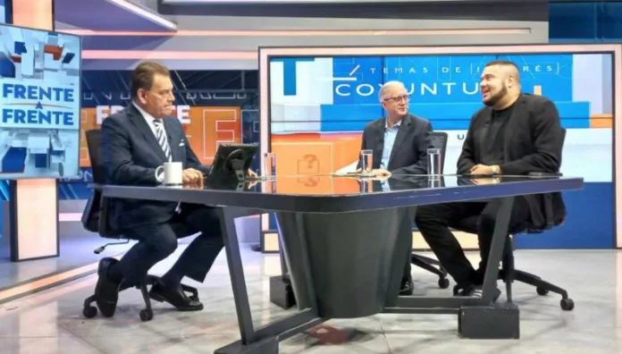 Periodistas auguran un juego intenso esta noche en el Cuscatlán Dos periodistas analizaron cómo llegan esta noche las selecciones de fútbol de El Salvador y de Panamá, al Cuscatlán, en un partido clave.