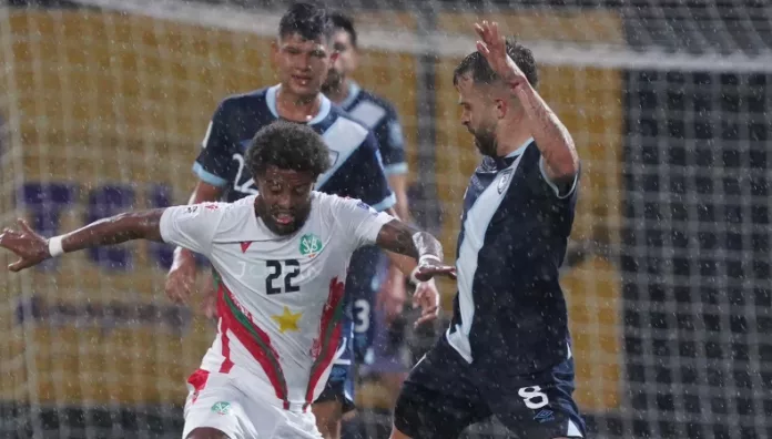 Surinam y Guatemala reparten puntos en Eliminatoria Mundialista Surinam rescató un agónico empate ante Guatemala en el inicio de la tercera jornada del grupo