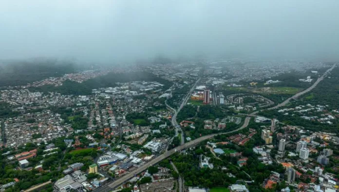 Se esperan lluvias y tormentas a partir del mediodía, según el MARN El MARN prevé lluvias y tormentas a partir del mediodía de este sábado, principalmente en la zona volcánica, con posibilidad de intensificarse durante la tarde y noche.