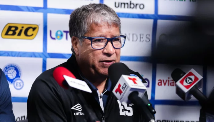Bolillo Gómez técnico de la Selecta Hernán Darío