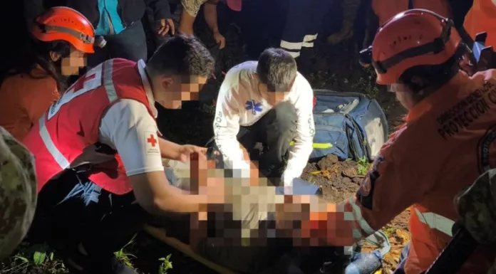 Dos turistas extranjeros fueron rescatados tras ser reportados como desaparecidos durante una caminata en el volcán Chaparrastique, San Miguel.