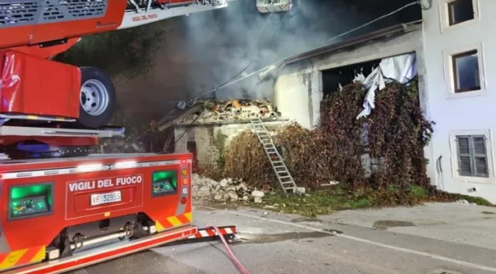 Tres agentes italianos murieron tras una explosión y derrumbe ocurridos durante un desalojo en Castel D’Azzano, cerca de Verona, Italia.