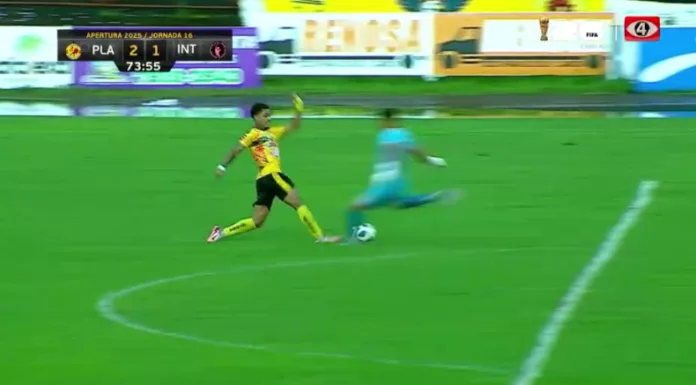 Adriel Martínez, portero del Inter FA, salió lesionado en el encuentro ante Club Deportivo Platense el pasado domingo.