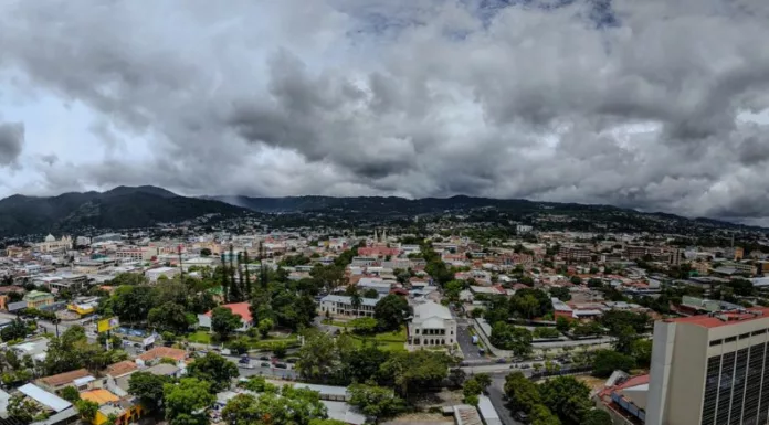 El Ministerio de Medio Ambiente informó que las lluvias continuarán para los próximos días en el territorio salvadoreño.