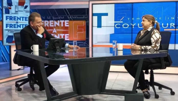 Los Hermanos Flores se alistan para Coachella y para los Grammy Nory Flores, voz líder de los Hermanos Flores, detalló cómo se preparan para participar en Coachella y estar pre nominados a los Grammy.