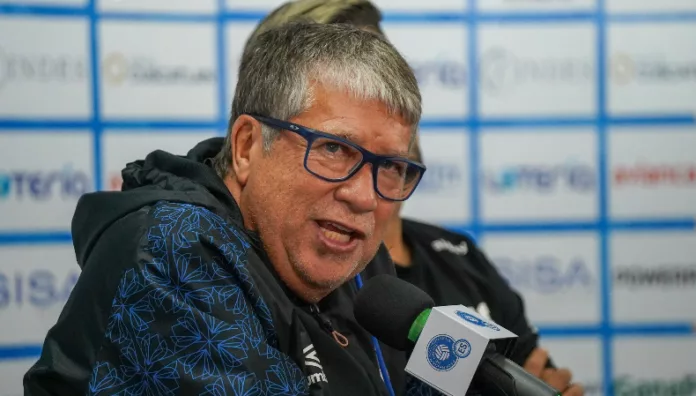Bolillo Gómez técnico de la Selecta Hernán Darío