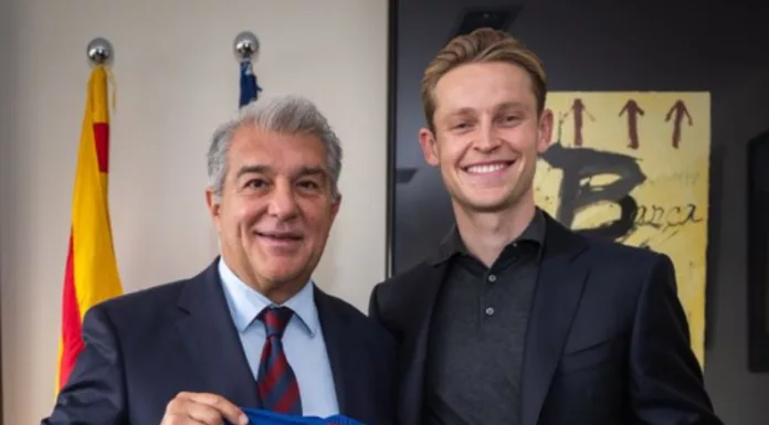 Frenkie de Jong amplió su contrato con el equipo catalán tras su llegada en el 2019 procedente del Ajax de Países Bajos.