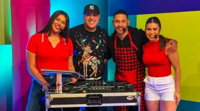 El espíritu navideño llegó al programa de Canal 2, donde los conductores celebraron entre juegos, baile y premios. La cereza del pastel fue, sin duda, el ritmo que puso a todos a disfrutar durante la transmisión.