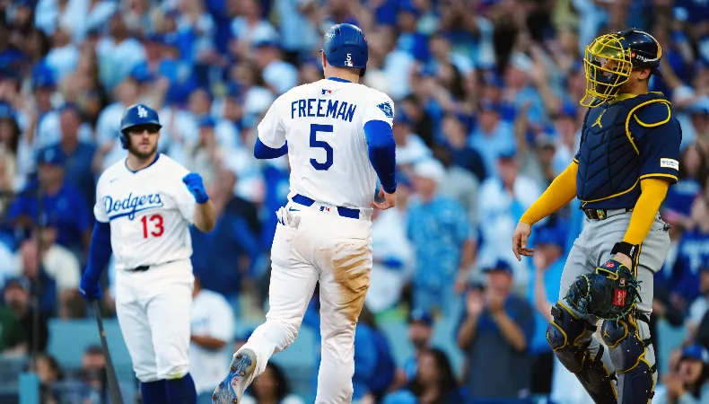 Los Angeles Dodgers derrotaron por tercer juego consecutivo a los Milwaukee Brewers en la Serie de Campeonato de la Liga Nacional.