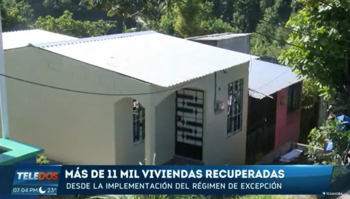 Recuperan más de 11 mil viviendas ocupadas por pandillas en todo el país Según las autoridades, el régimen de excepción ha permitido que miles de viviendas ocupadas por pandillas sean recuperadas y devueltas a familias salvadoreñas en diferentes puntos del país.