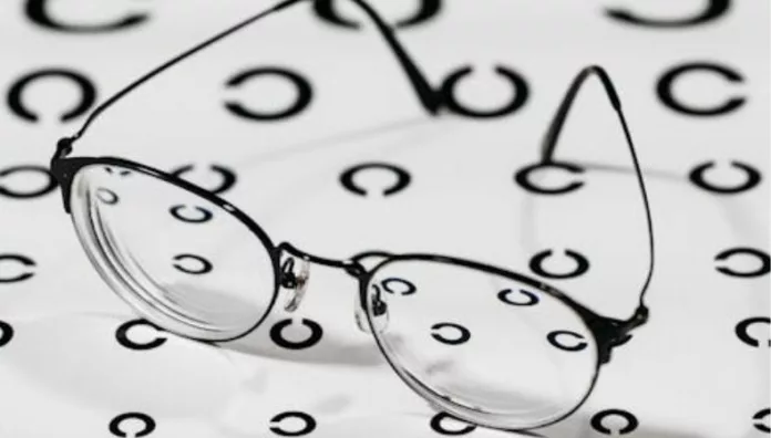 Usar lentes sin prescripción médica puede dañar la salud visual, advierten especialistas Usar lentes sin prescripción médica puede dañar la salud visual, advierten especialistas