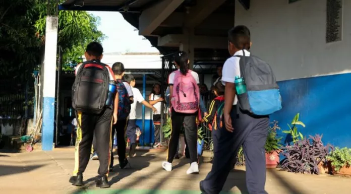 El Ministerio de Educación informó este domingo que las actividades académicas en los centros educativos del sector público se reanudarán el lunes 20 de octubre.