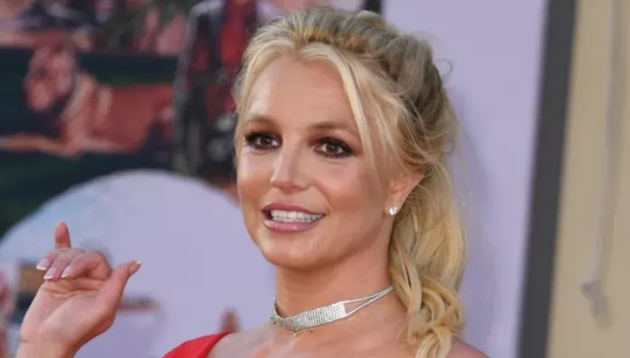 Britney Spears confiesa que sufre daño cerebral En medio del conflicto con Kevin Federline, la cantante utilizó sus redes sociales para hacer una fuerte declaración sobre su salud y responder a las polémicas revelaciones que su exesposo incluyó en su próximo libro.