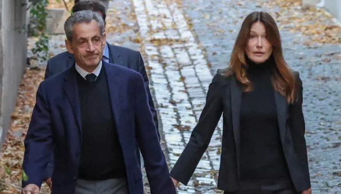 Expresidente francés Nicolas Sarkozy ingresa a la cárcel El expresidente francés Nicolas Sarkozy ingresó este martes a la cárcel para cumplir una condena de cinco años por el delito de asociación ilícita, la cual fue impuesta por un tribunal en septiembre pasado.