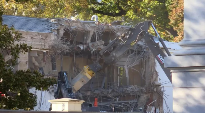 El presidente Donald Trump ordenó obras de demolición en la Casa Blanca para construir un nuevo salón de baile, en una acción que refuerza su estilo poco convencional.