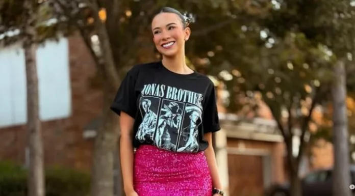 La conductora de “Play” viajó hasta Houston, Texas, para vivir una experiencia que tenía en su bucket list: ver en vivo a los Jonas Brothers. Compartió cada detalle de la aventura y hasta revivió su amor adolescente por Joe Jonas.