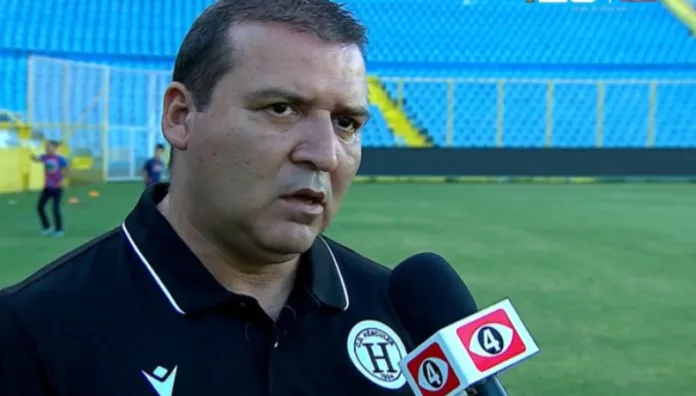 Gabriel Álvarez no sigue como entrenador de Hércules Club Deportivo Hércules anunció la destitución del técnico argentino Gabriel Álvarez luego de una