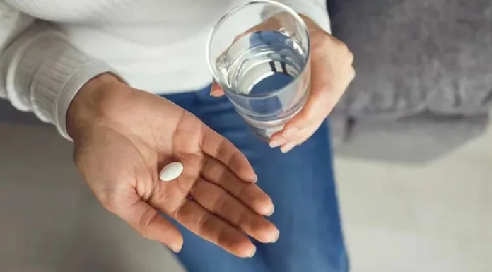 Ingerir medicamentos con el estómago vacío parece seguro, pero puede causar desde molestias leves hasta problemas graves.