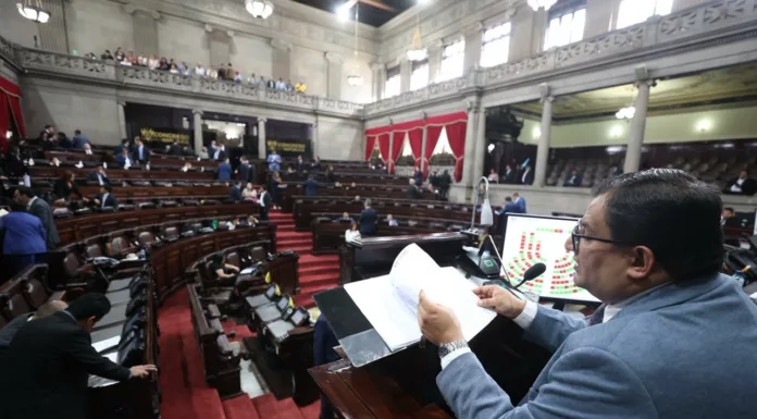 La medida fue aprobada por el Congreso, mientras ese país atraviesa una crisis de seguridad tras la fuga de 20 pandilleros de una cárcel.