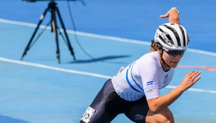 Ivonne Nóchez gana medalla de Oro en Juegos Centroamericanos La patinadora salvadoreña, Ivonne Nóchez se quedó con la presea de Oro en la categoría de 200 metros meta contra meta.
